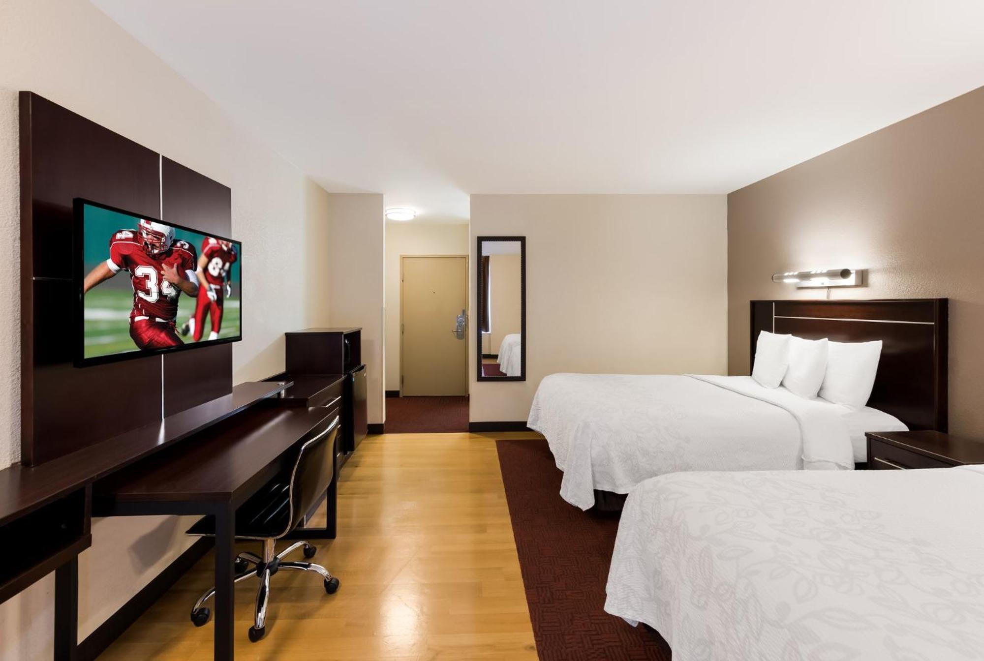 Red Roof Plus+ Downtown - Convention Center Hotel 3*